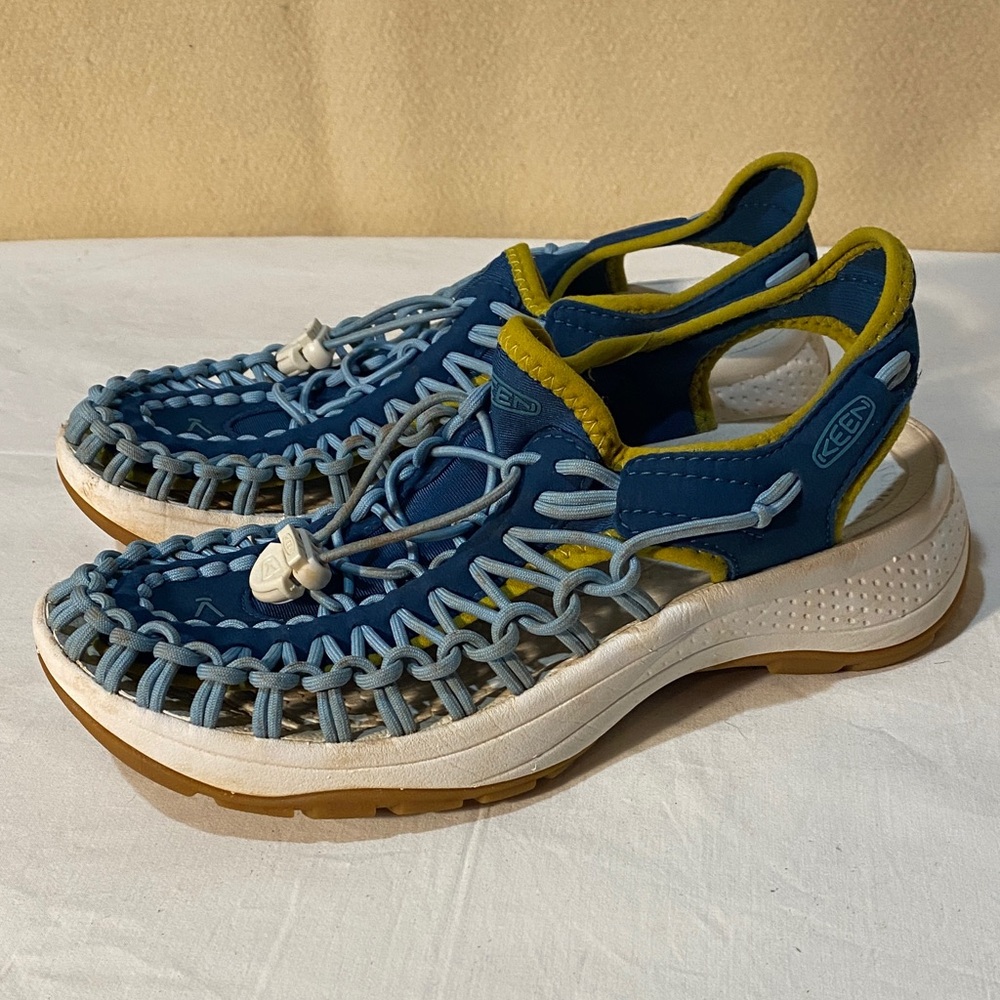Keen Uneek Navy and Mustard Woven Sandals Size 6.5